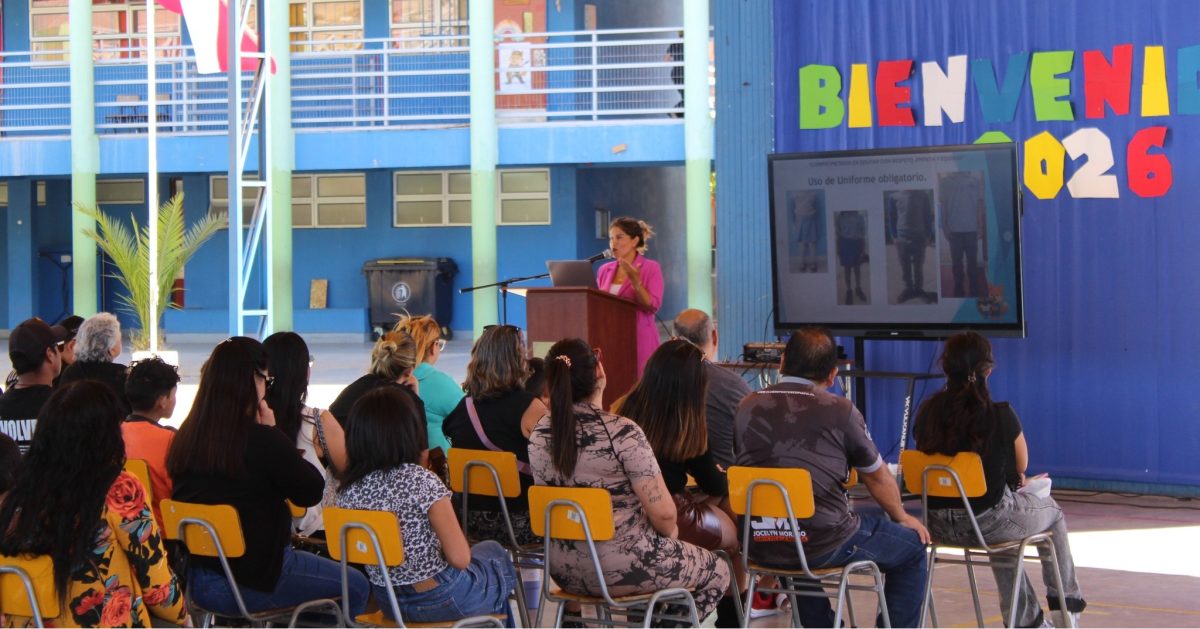 Comunidad educativa de Escuela Los Estandartes participa en jornada ...