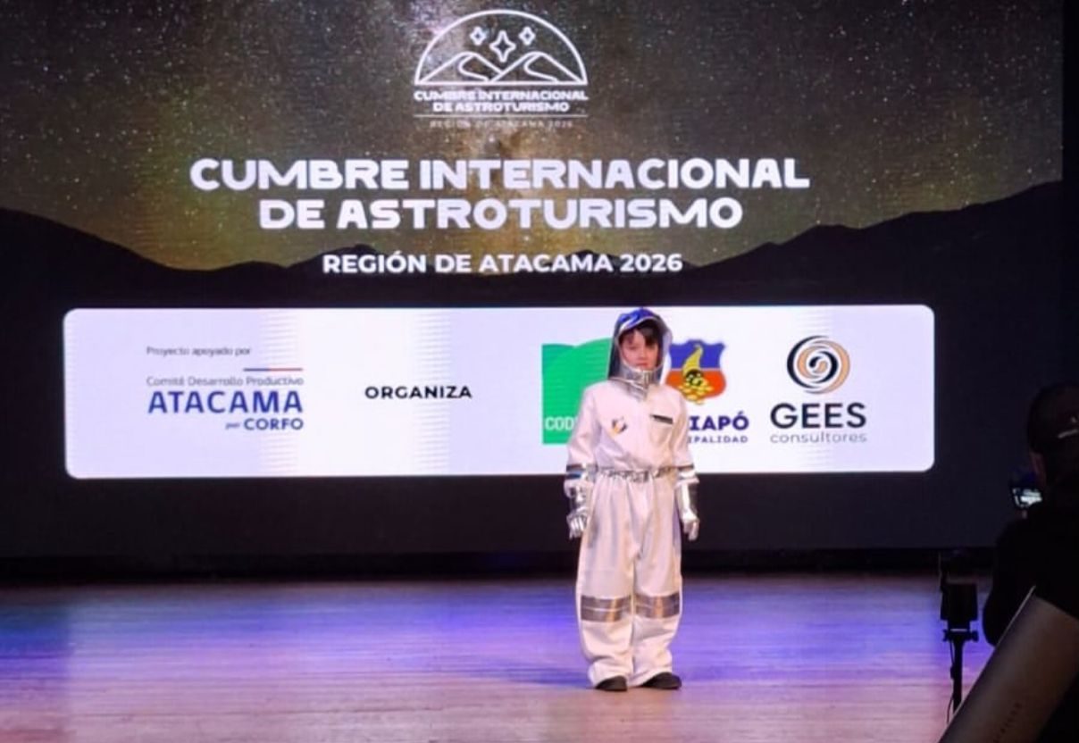 Estudiante de Escuela Laura Robles Silva proyecta su sueño científico en actividad junto a Asociación Andrómeda