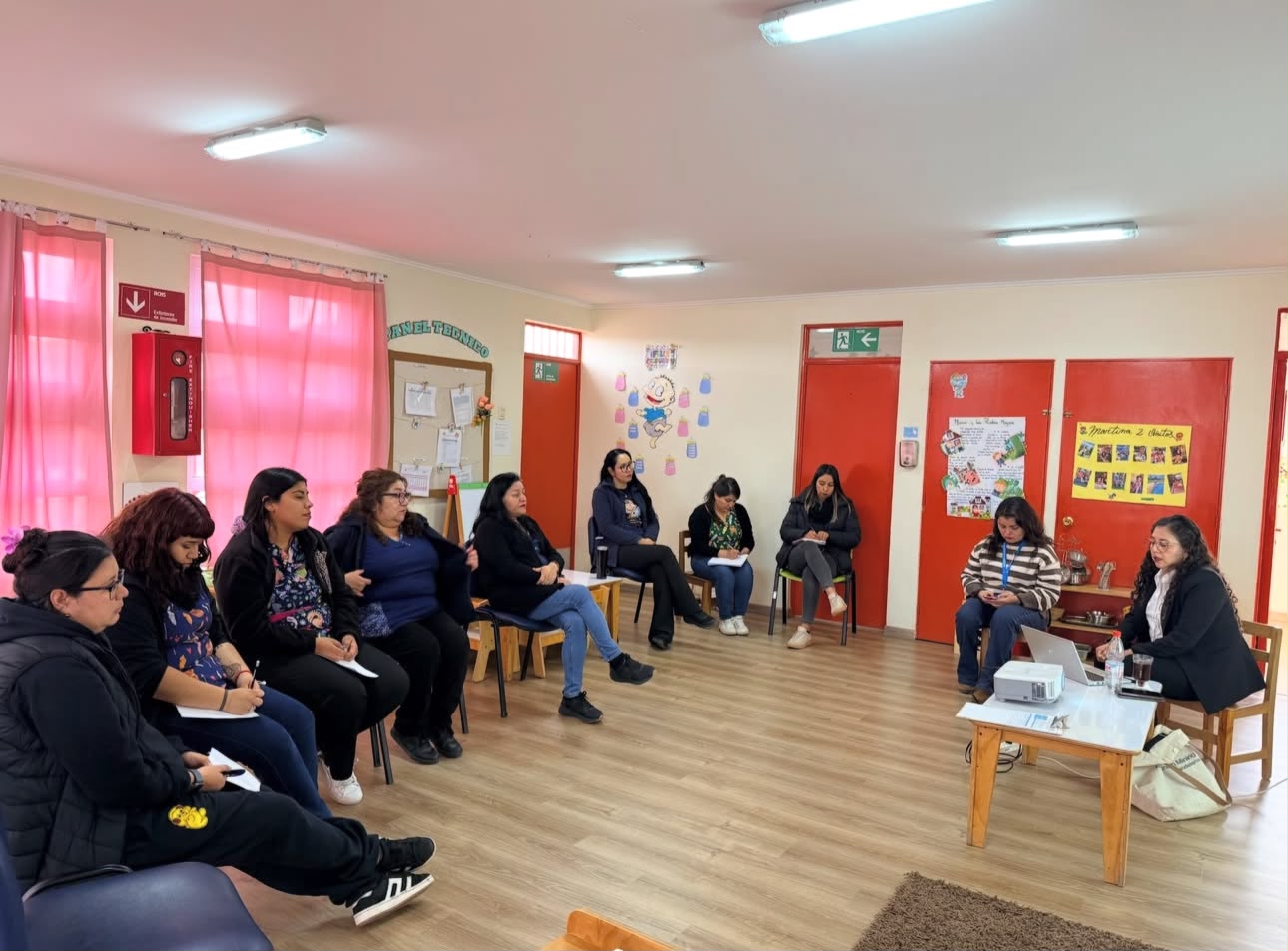 Comunidad educativa fortalece herramientas para la protección de niñas y niños