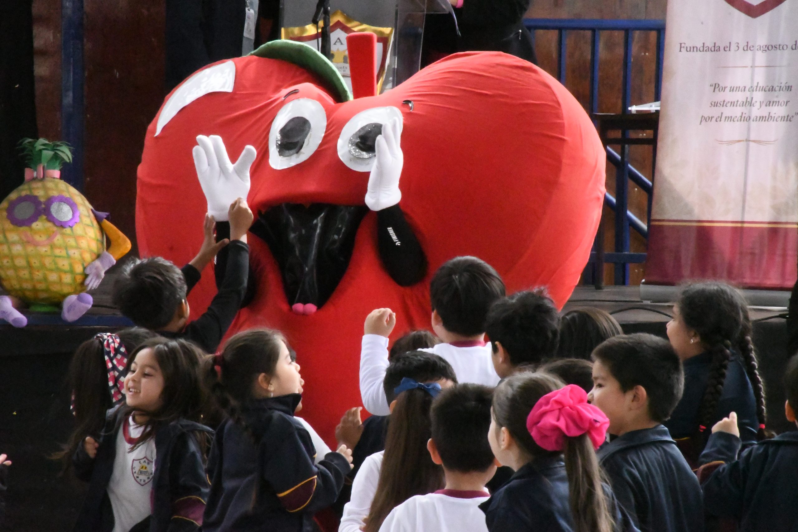 Escuela Las Canteras conmemoró el Día Mundial de la Alimentación junto a JUNAEB