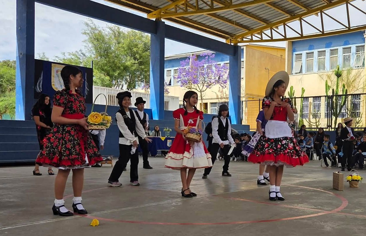 Escuela Luis Uribe Orrego celebró 128 años de historia y compromiso con la educación pública