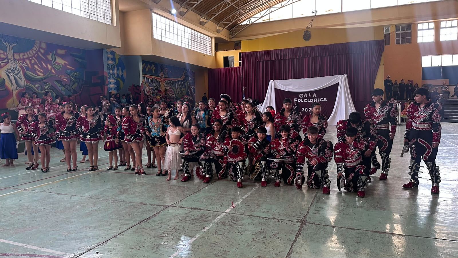 Liceo El Palomar reunió a comunidades educativas en su primera Gala Folclórica “Volviendo a Nuestras Raíces”