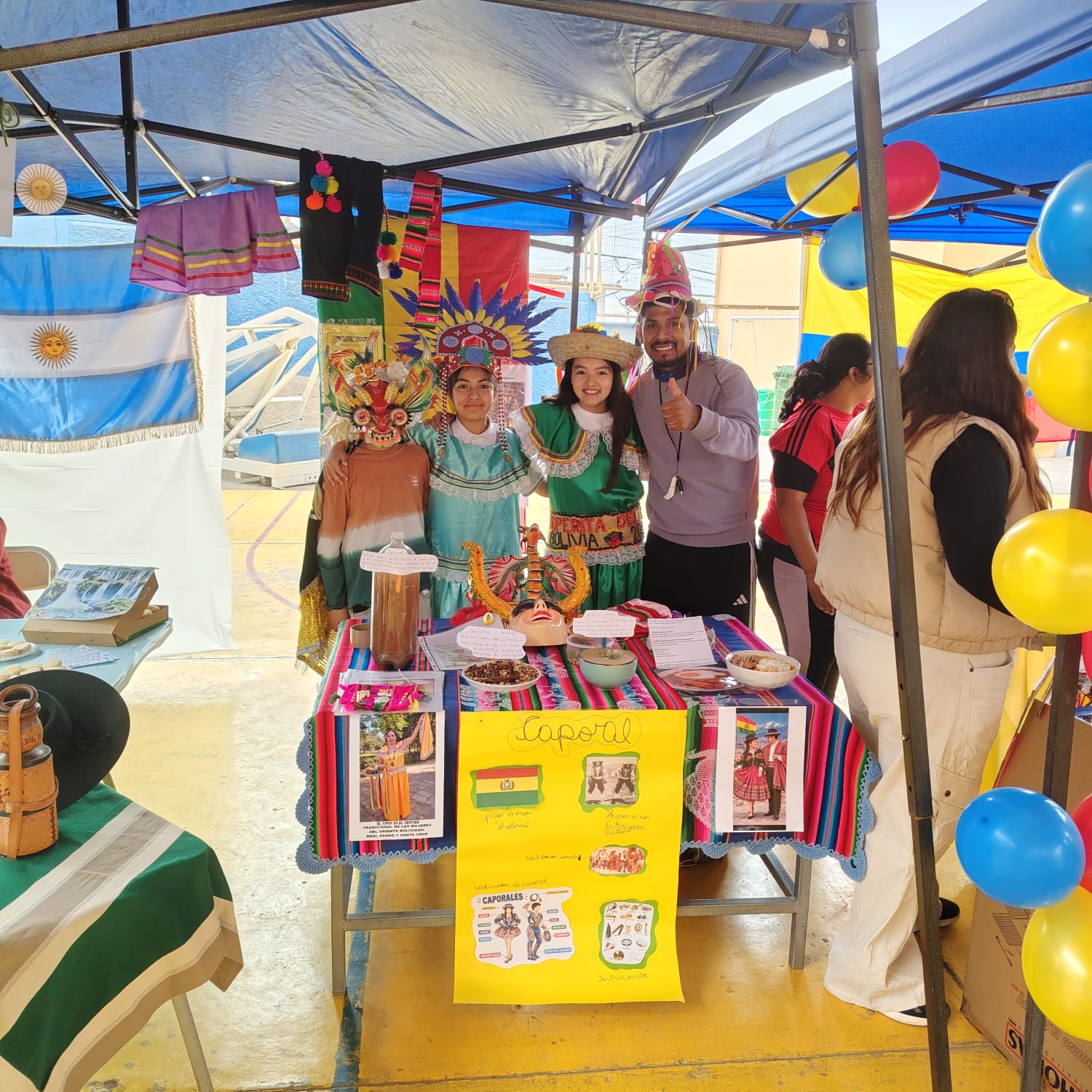 Escuela El Chañar realizó Feria Intercultural para celebrar la diversidad de su comunidad educativa